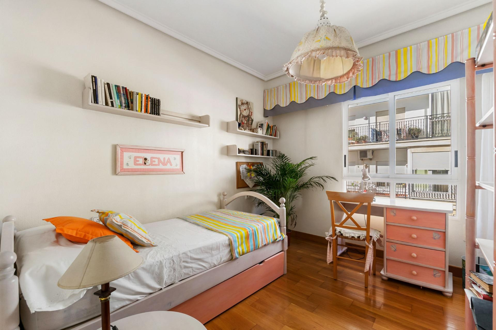 Resale - Apartment / Flat - Torrevieja - Centro - Muelle Pesquero