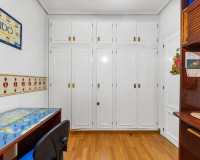 Resale - Apartment / Flat - Torrevieja - Centro - Muelle Pesquero