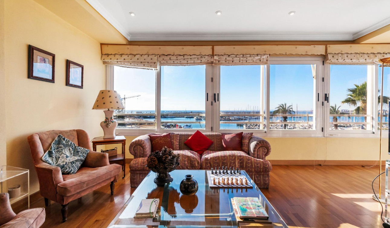 Resale - Apartment / Flat - Torrevieja - Centro - Muelle Pesquero