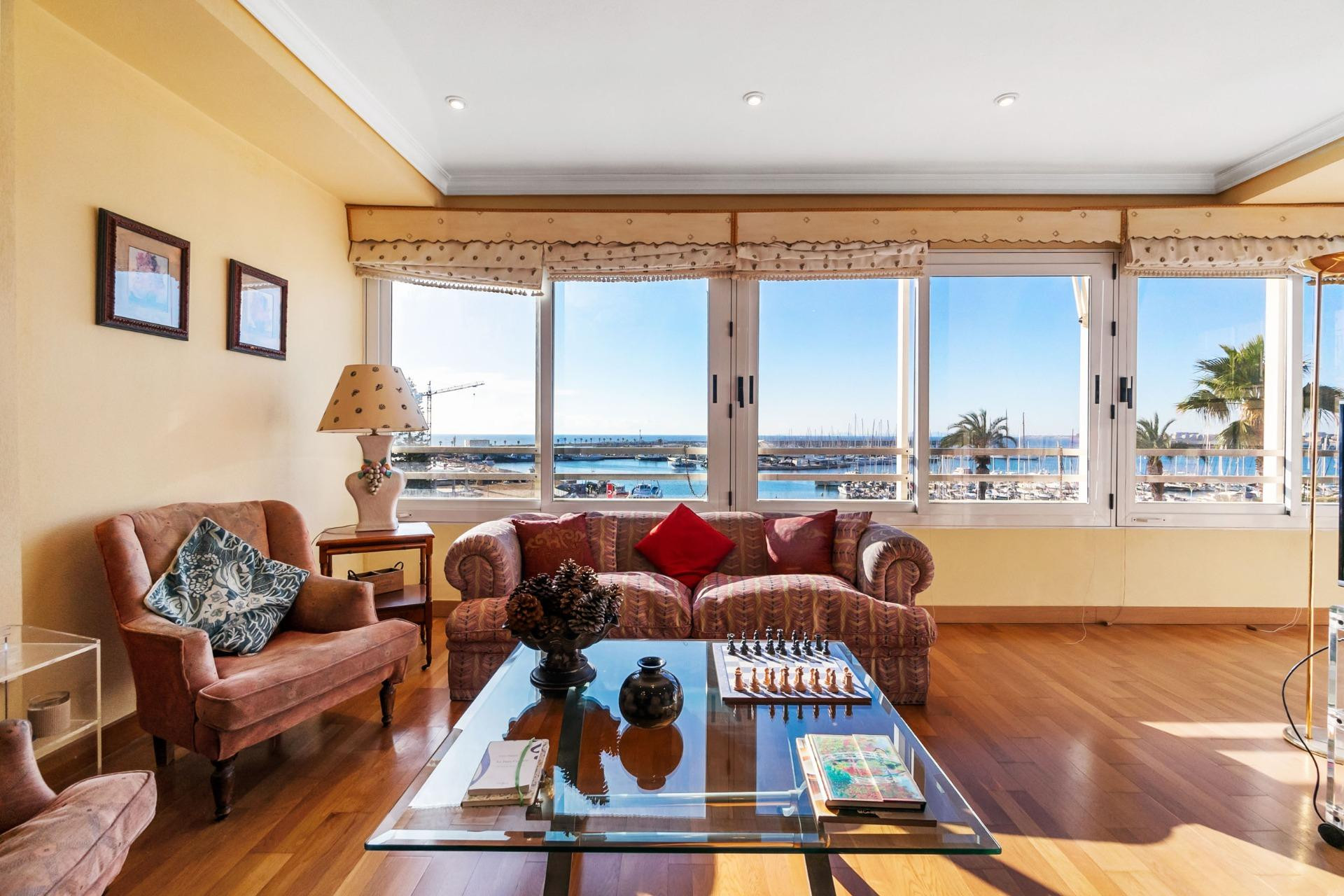 Resale - Apartment / Flat - Torrevieja - Centro - Muelle Pesquero