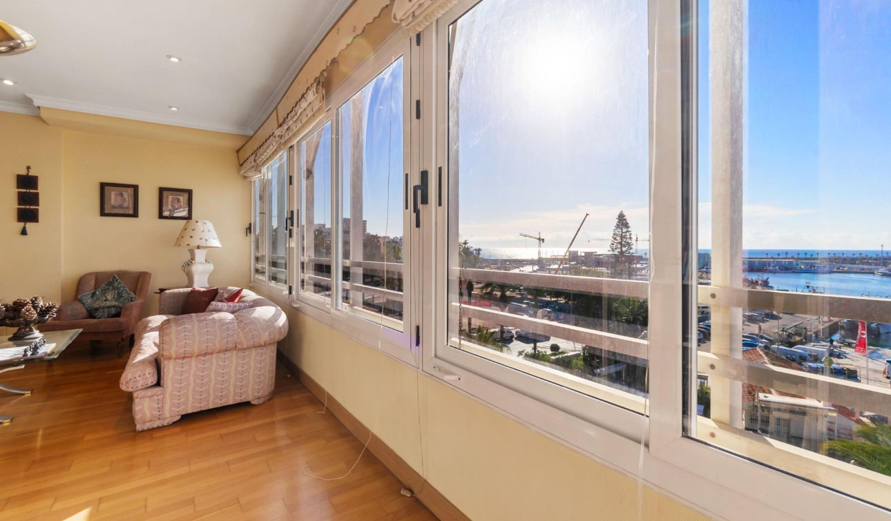 Resale - Apartment / Flat - Torrevieja - Centro - Muelle Pesquero