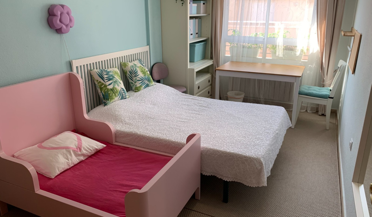 Resale - Apartment / Flat - Torrevieja - Centro