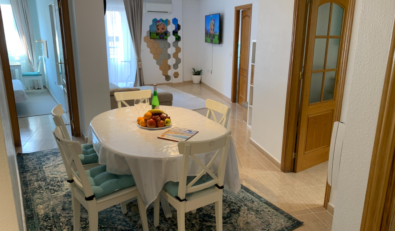 Resale - Apartment / Flat - Torrevieja - Centro