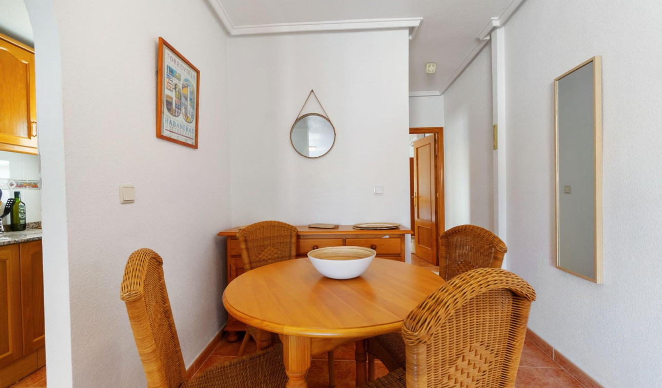 Resale - Apartment / Flat - Torrevieja - Centro