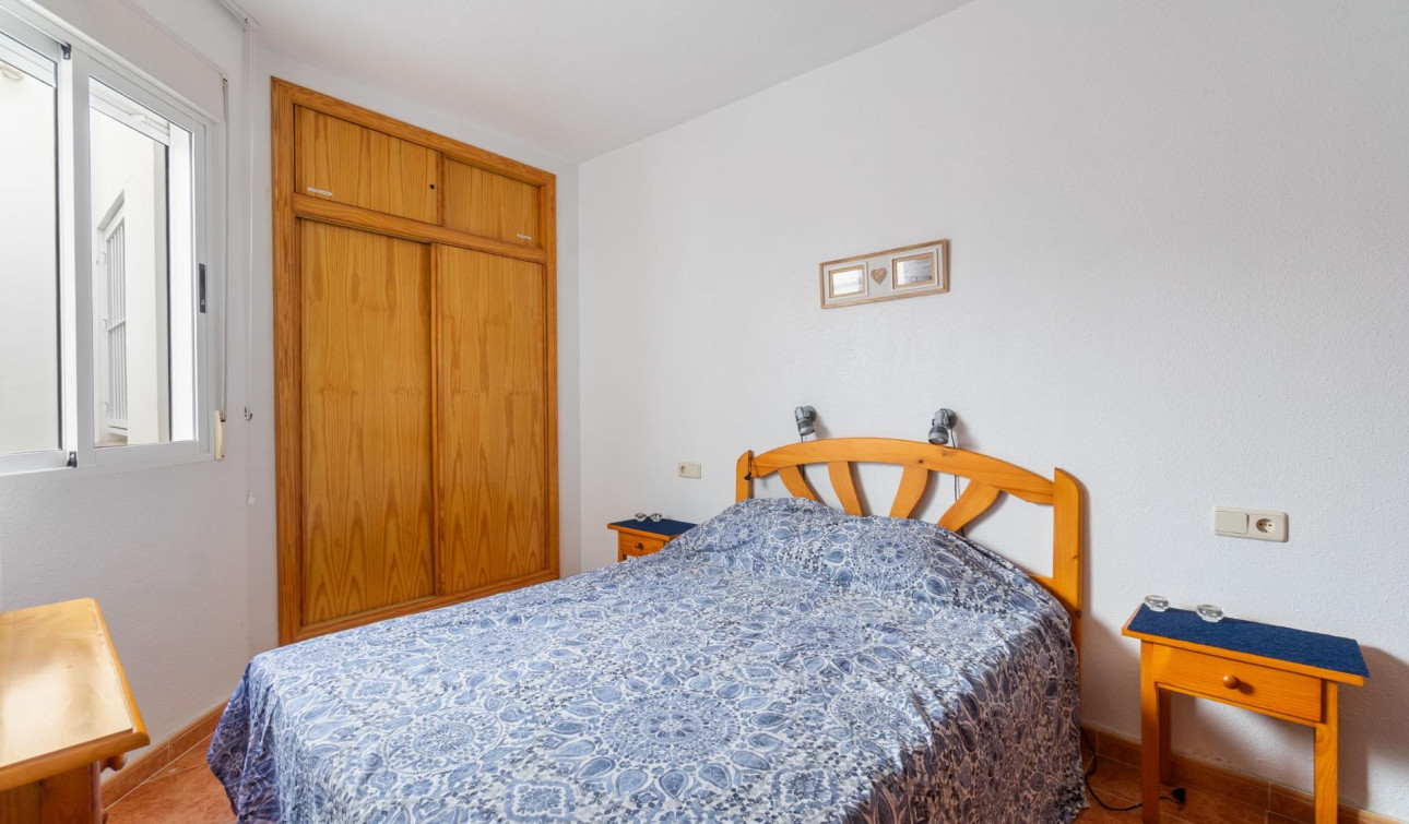 Resale - Apartment / Flat - Torrevieja - Centro