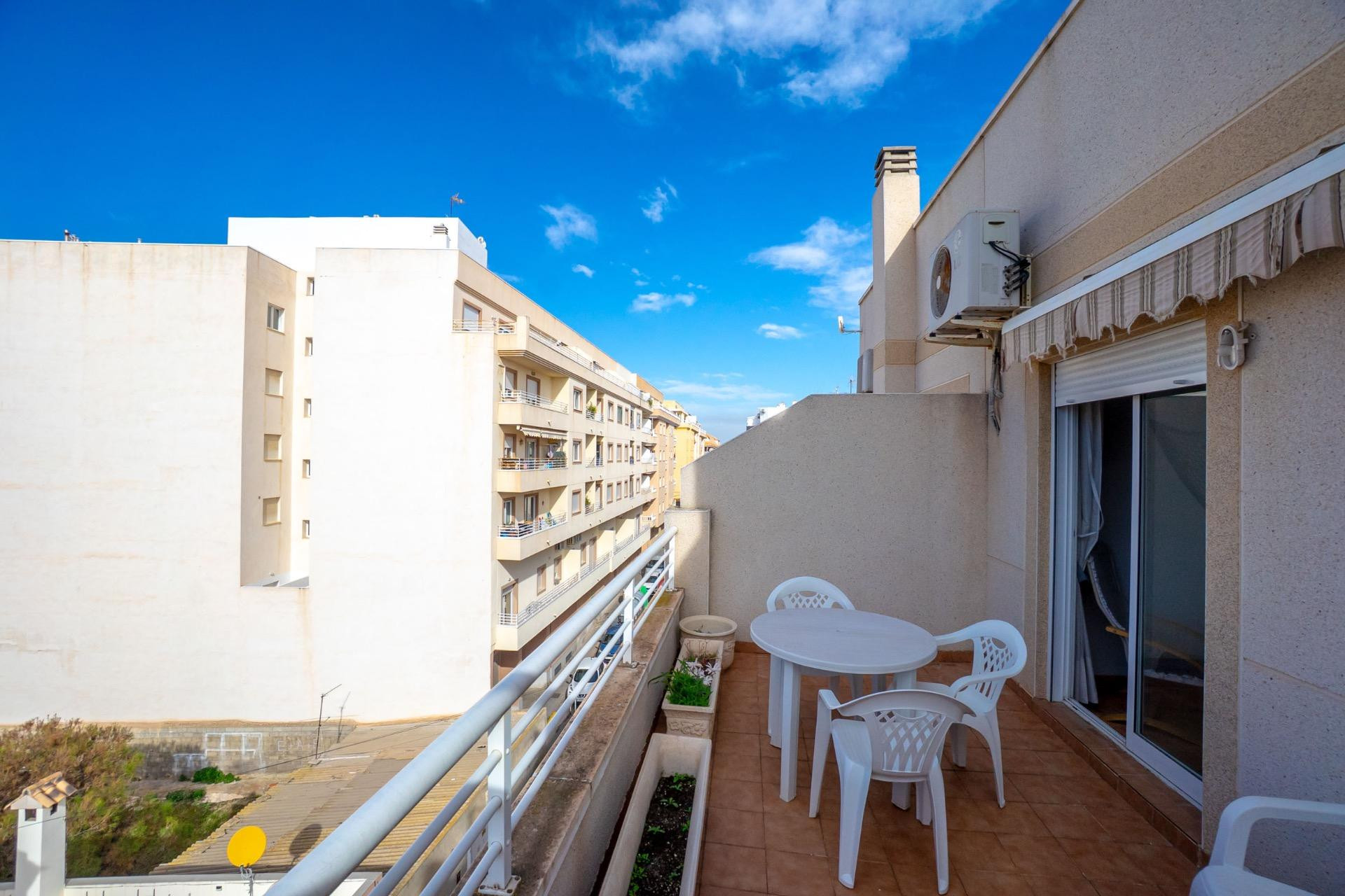 Resale - Apartment / Flat - Torrevieja - Centro