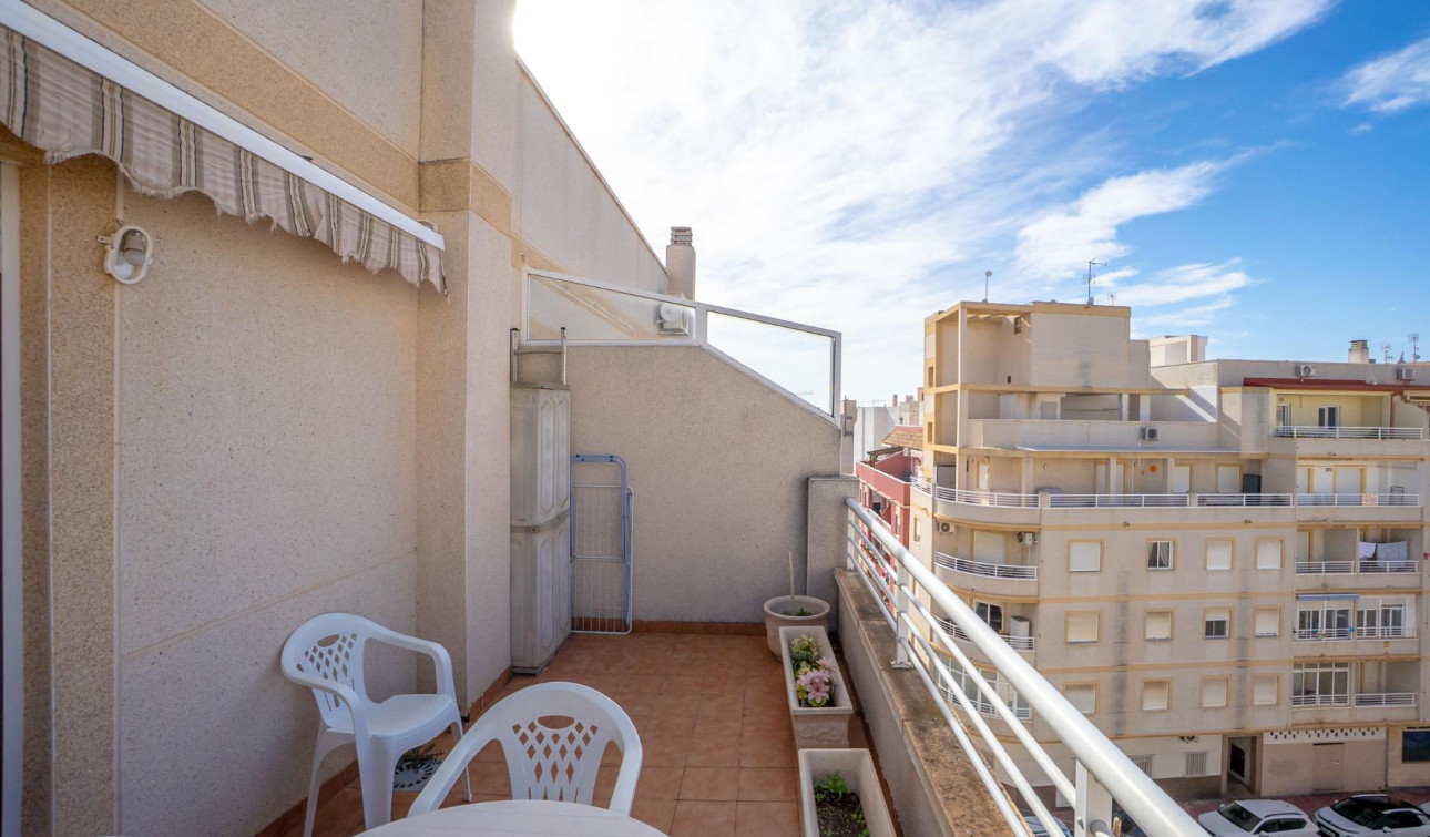 Resale - Apartment / Flat - Torrevieja - Centro
