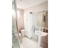 Resale - Apartment / Flat - Torrevieja - Centro