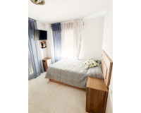 Resale - Apartment / Flat - Torrevieja - Centro