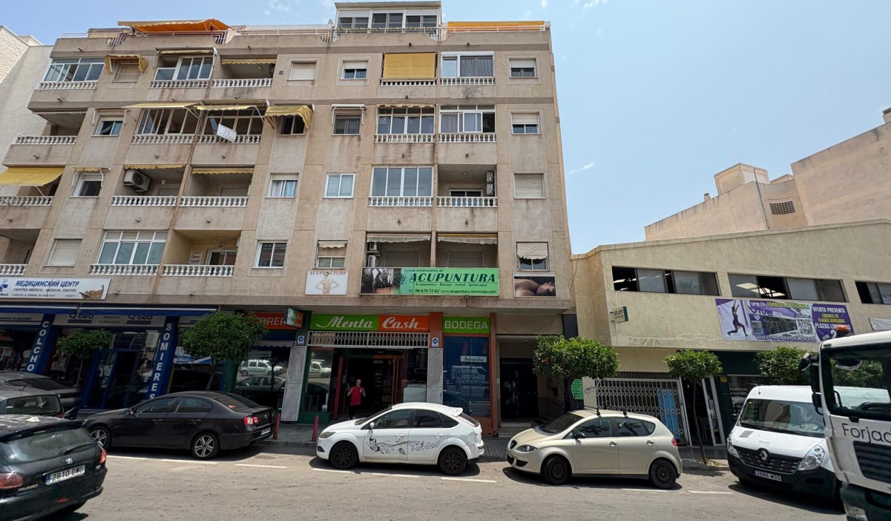 Resale - Apartment / Flat - Torrevieja - Centro