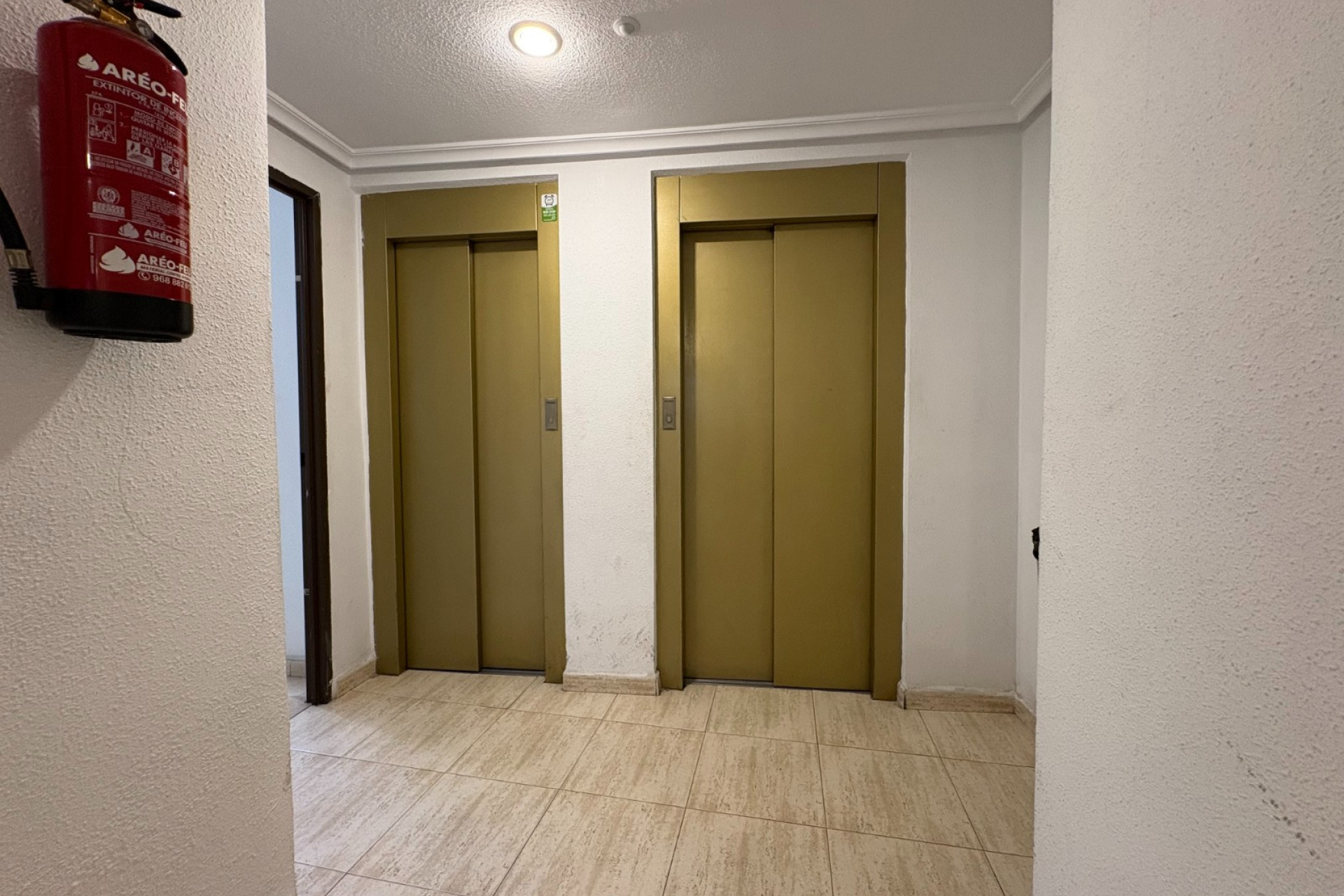 Resale - Apartment / Flat - Torrevieja - Centro