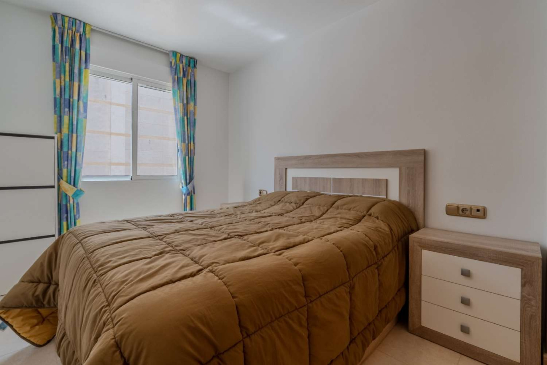 Resale - Apartment / Flat - Torrevieja - Centro