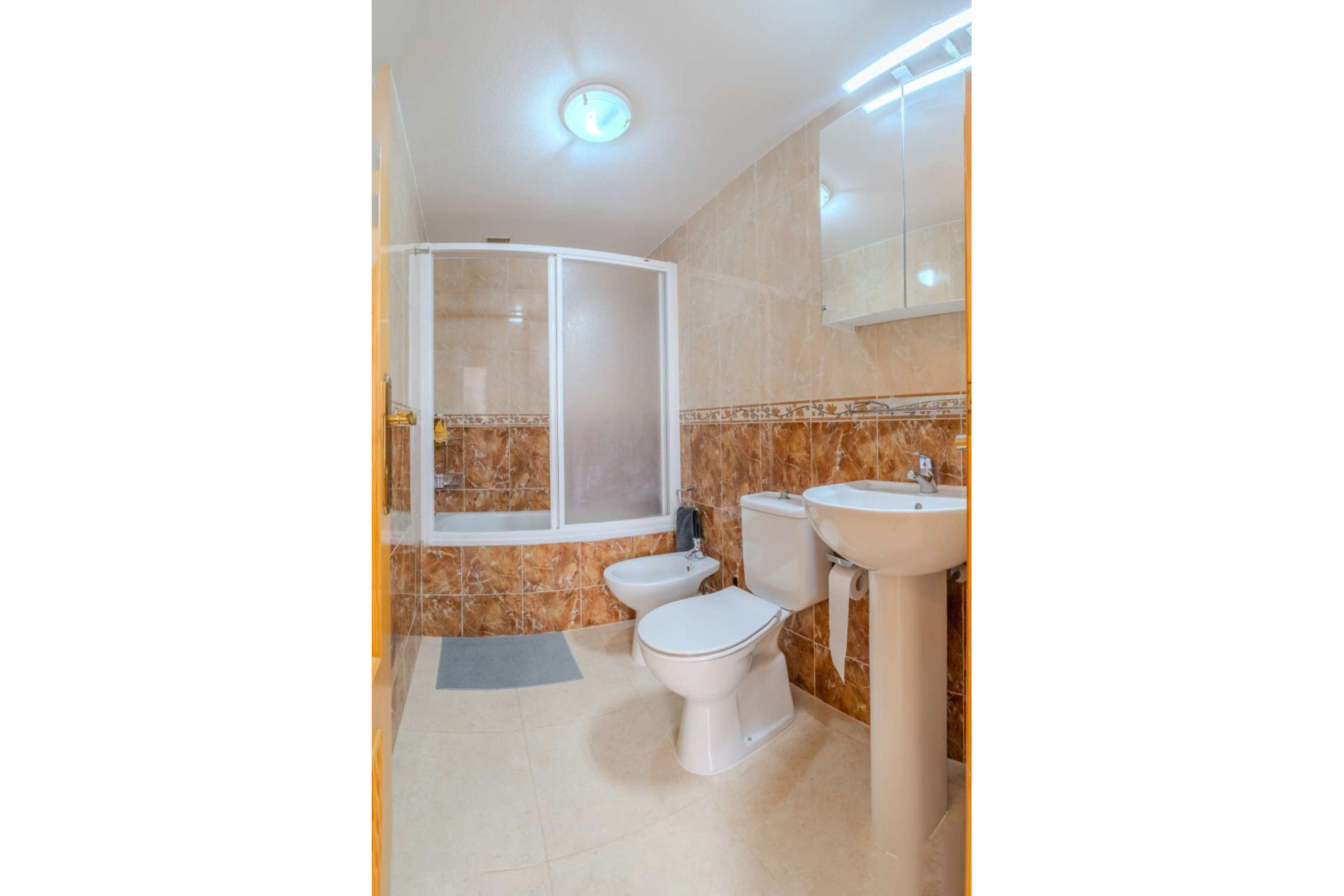 Resale - Apartment / Flat - Torrevieja - Centro