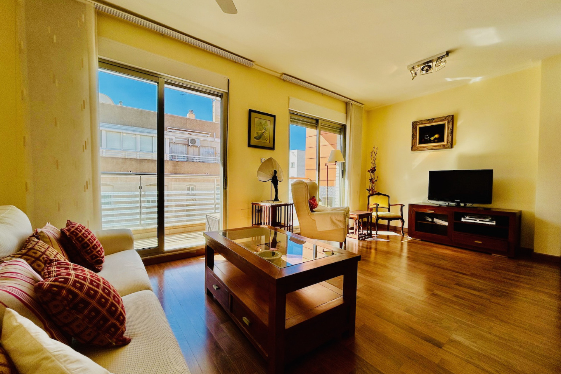 Resale - Apartment / Flat - Torrevieja - Centro