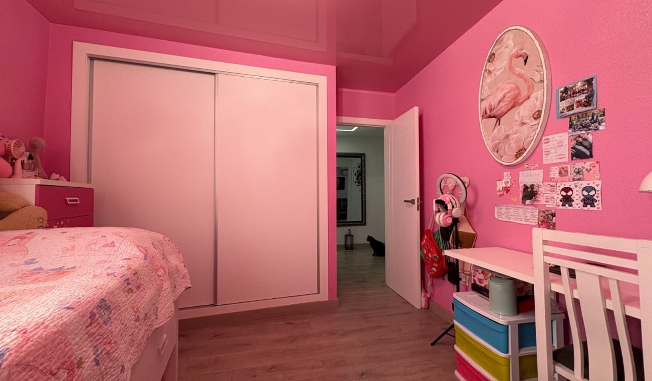 Resale - Apartment / Flat - Torrevieja - Centro