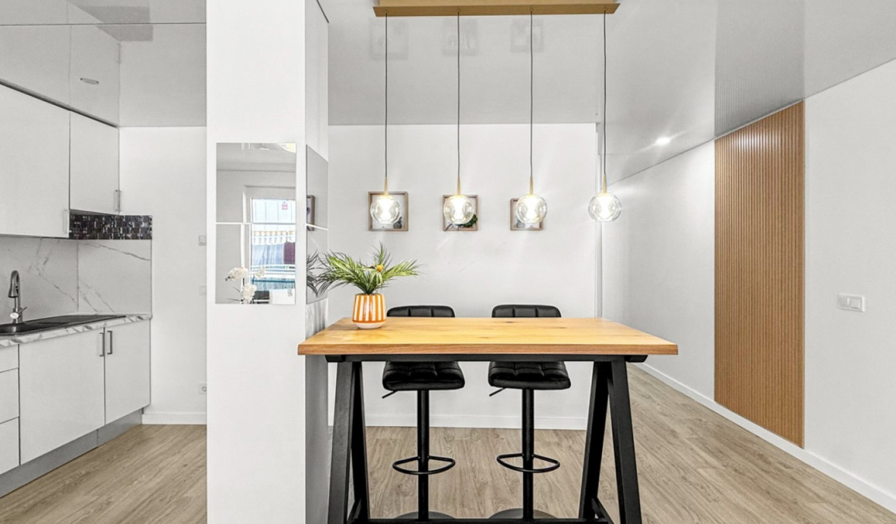 Resale - Apartment / Flat - Torrevieja - El Acequión - Los Náufragos