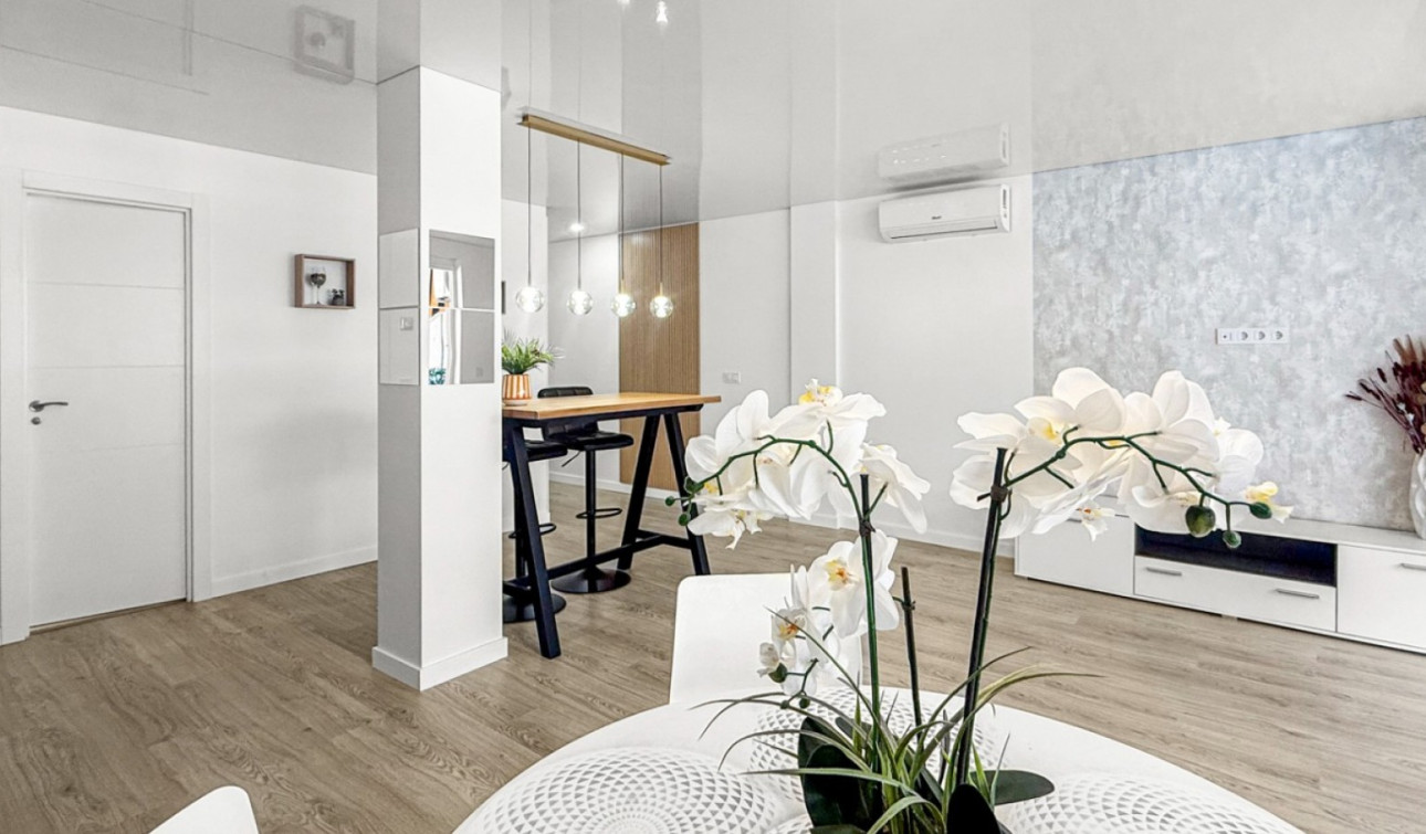 Resale - Apartment / Flat - Torrevieja - El Acequión - Los Náufragos