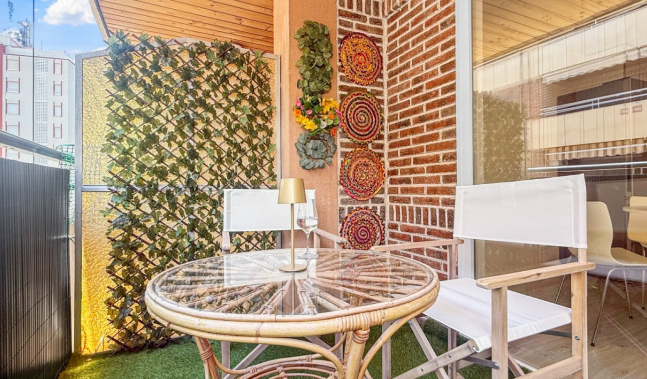 Resale - Apartment / Flat - Torrevieja - El Acequión - Los Náufragos