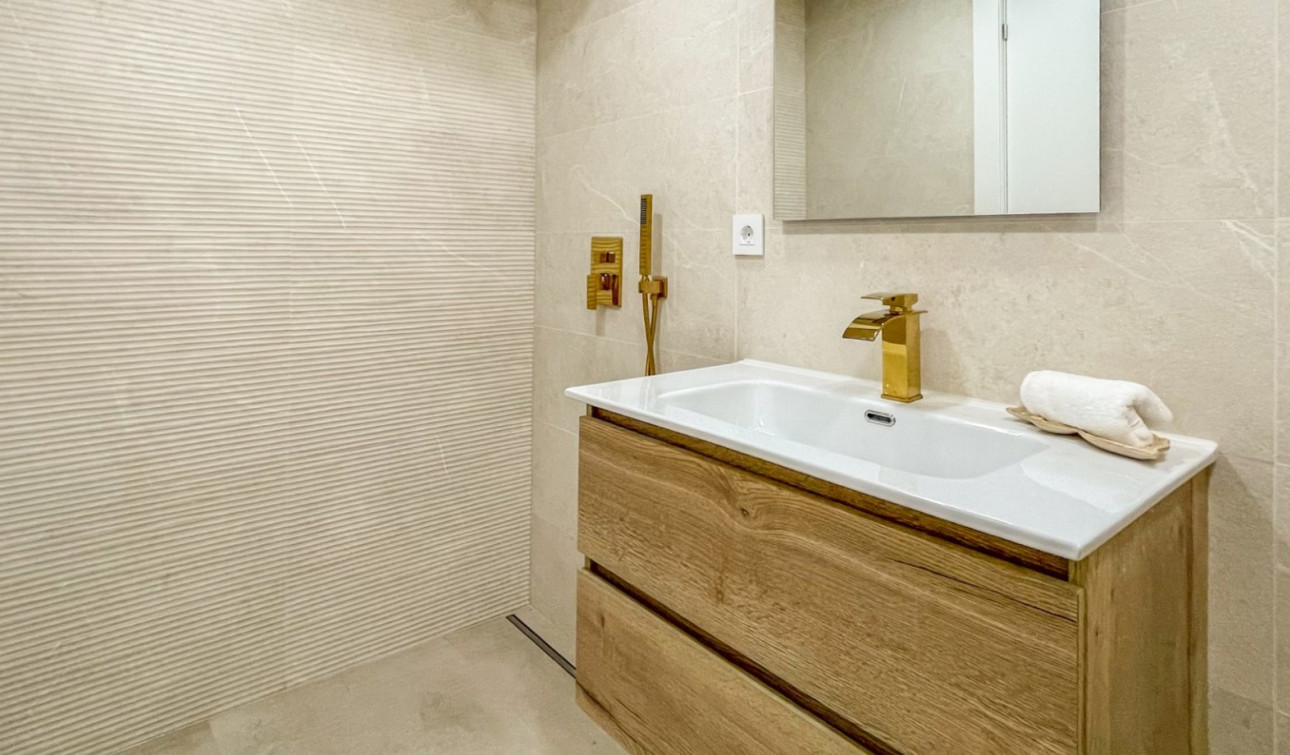 Resale - Apartment / Flat - Torrevieja - El Acequión - Los Náufragos