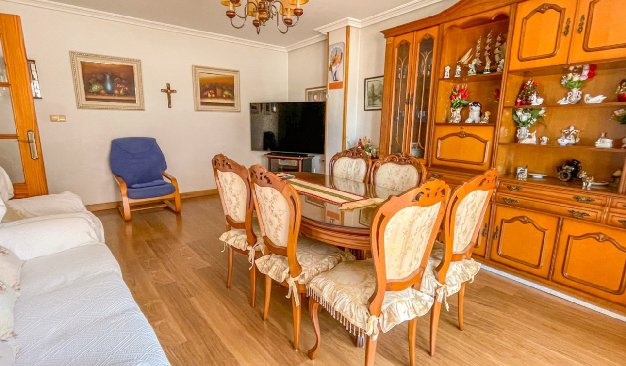 Resale - Apartment / Flat - Torrevieja - El Acequión - Los Náufragos