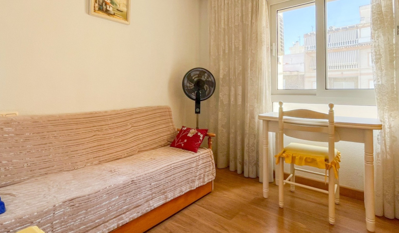 Resale - Apartment / Flat - Torrevieja - El Acequión - Los Náufragos