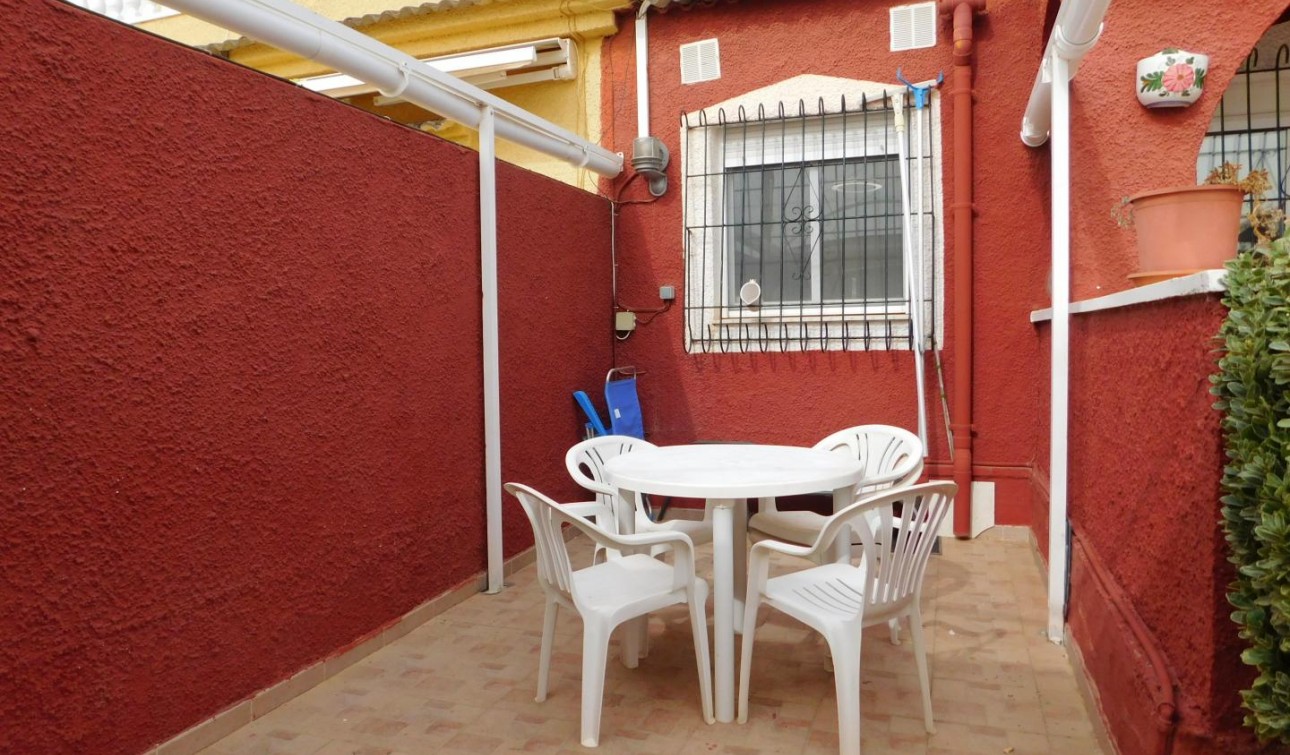 Resale - Apartment / Flat - Torrevieja - El chaparral
