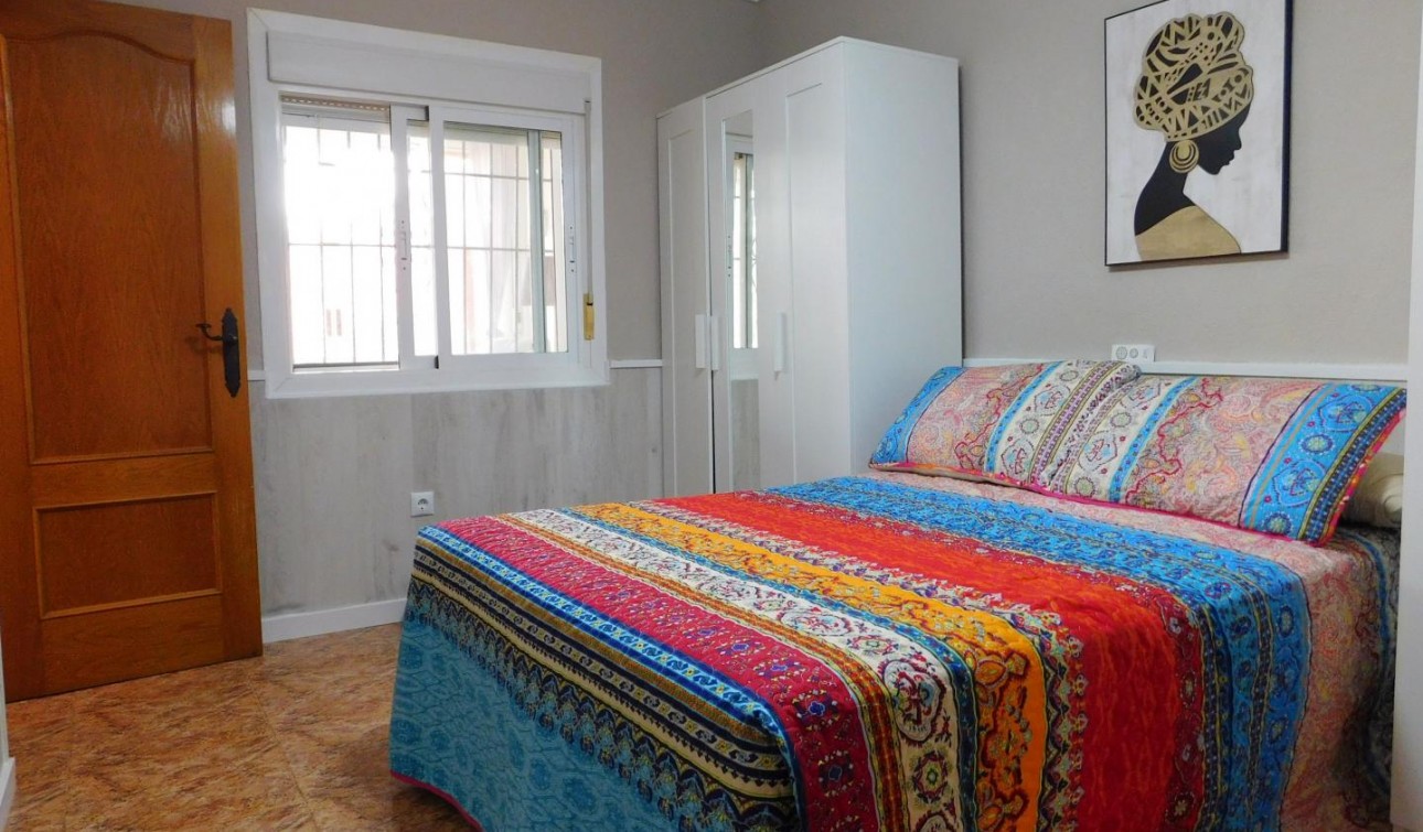 Resale - Apartment / Flat - Torrevieja - El chaparral