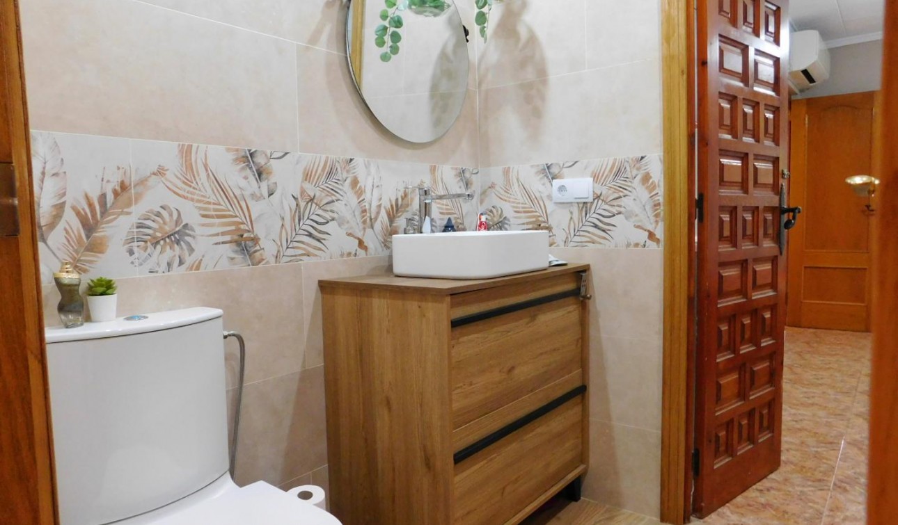 Resale - Apartment / Flat - Torrevieja - El chaparral