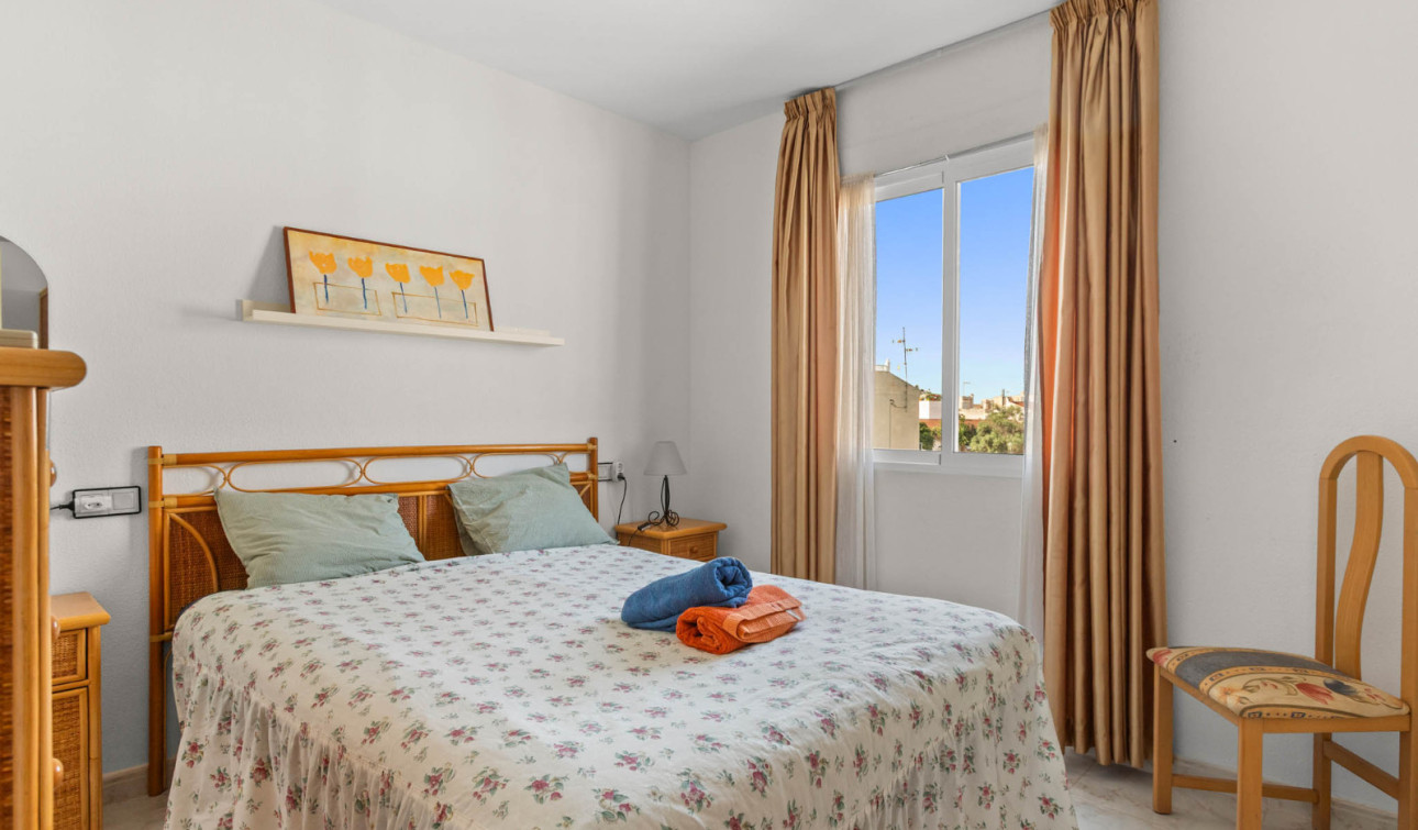 Resale - Apartment / Flat - Torrevieja - El chaparral