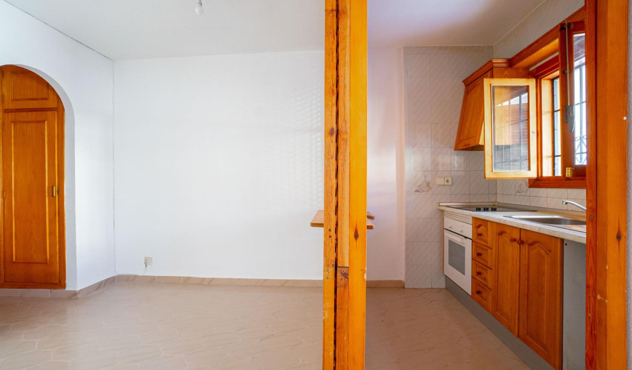 Resale - Apartment / Flat - Torrevieja - El chaparral