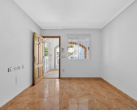 Resale - Apartment / Flat - Torrevieja - El limonar