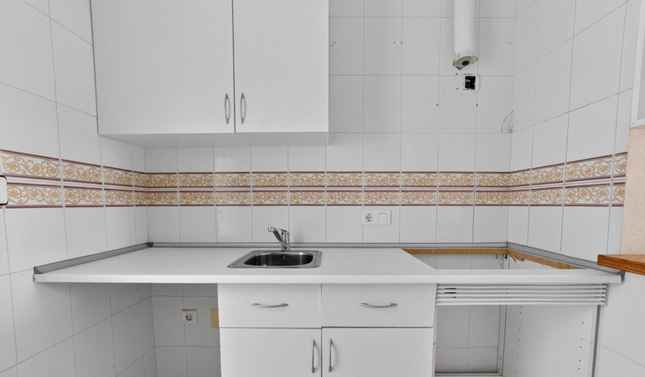 Resale - Apartment / Flat - Torrevieja - El limonar