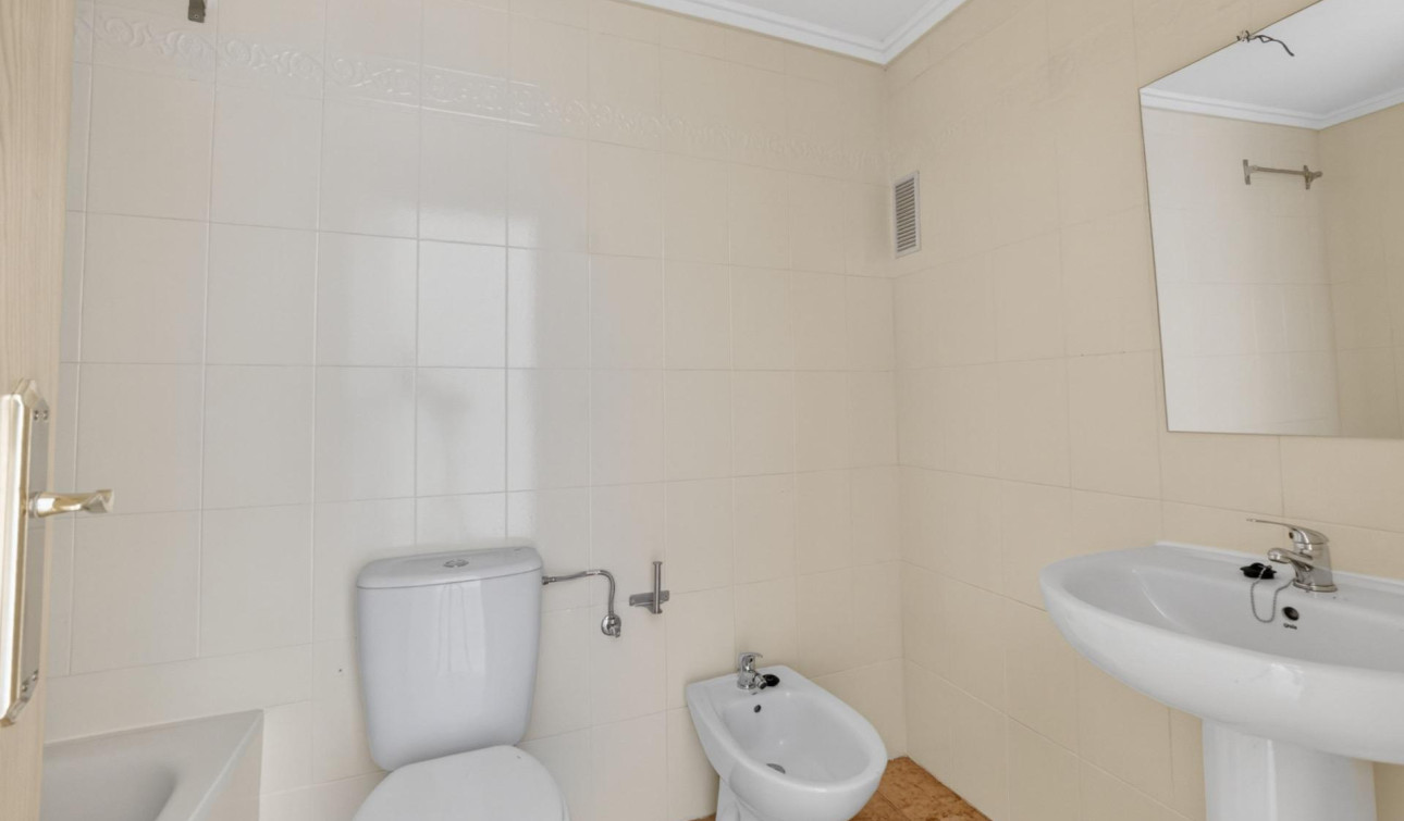 Resale - Apartment / Flat - Torrevieja - El limonar