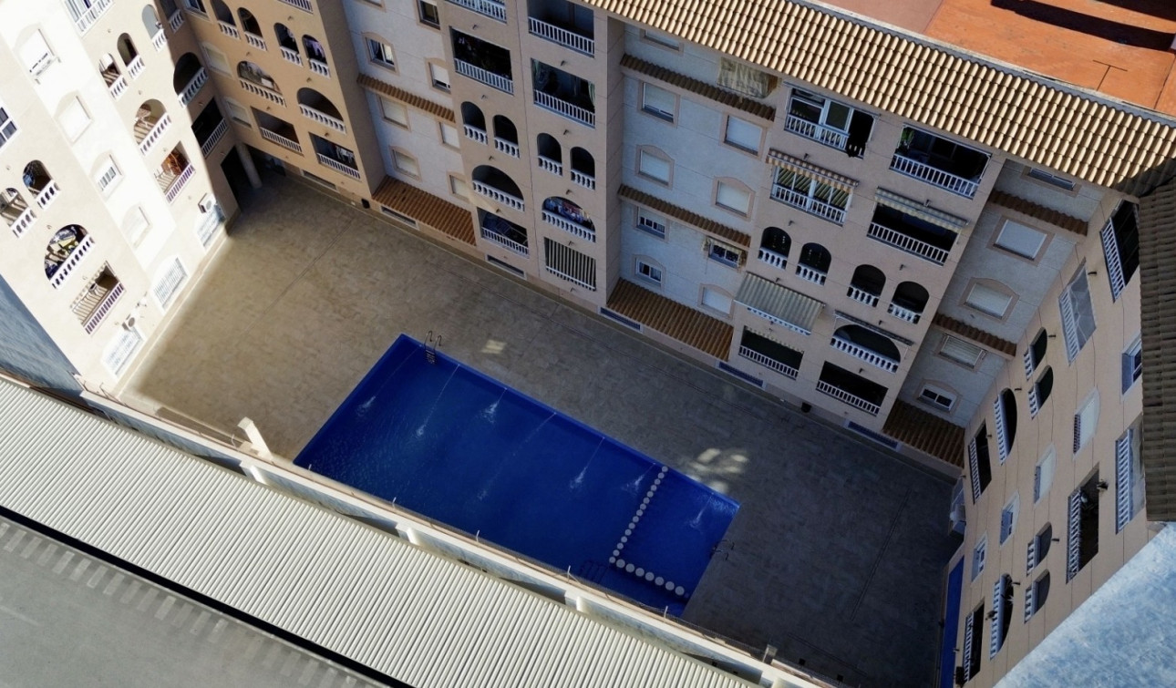 Resale - Apartment / Flat - Torrevieja - El Molino