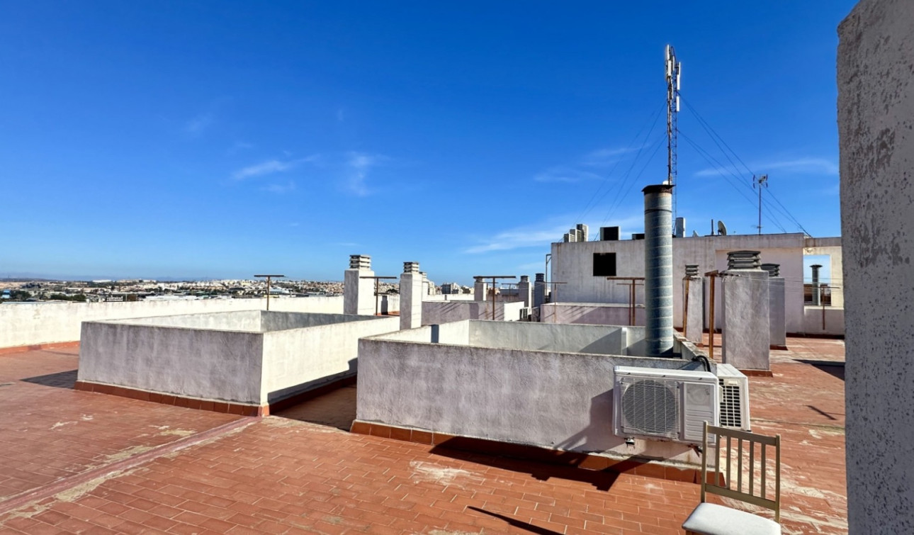 Resale - Apartment / Flat - Torrevieja - El Molino