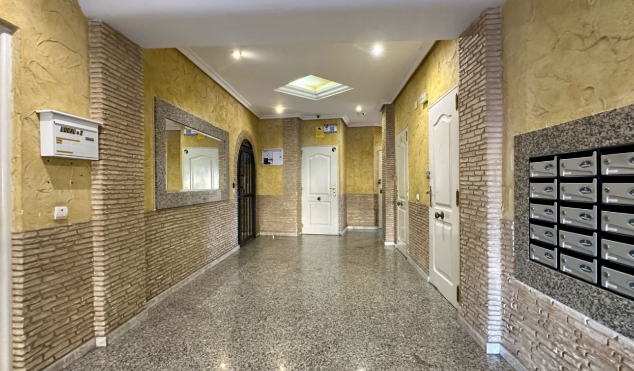 Resale - Apartment / Flat - Torrevieja - El Molino