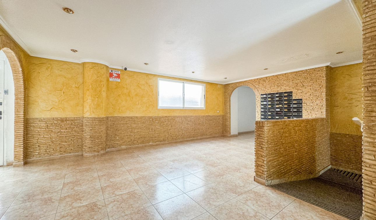 Resale - Apartment / Flat - Torrevieja - El Molino
