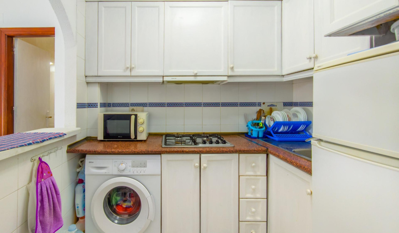 Resale - Apartment / Flat - Torrevieja - Estacion de autobuses