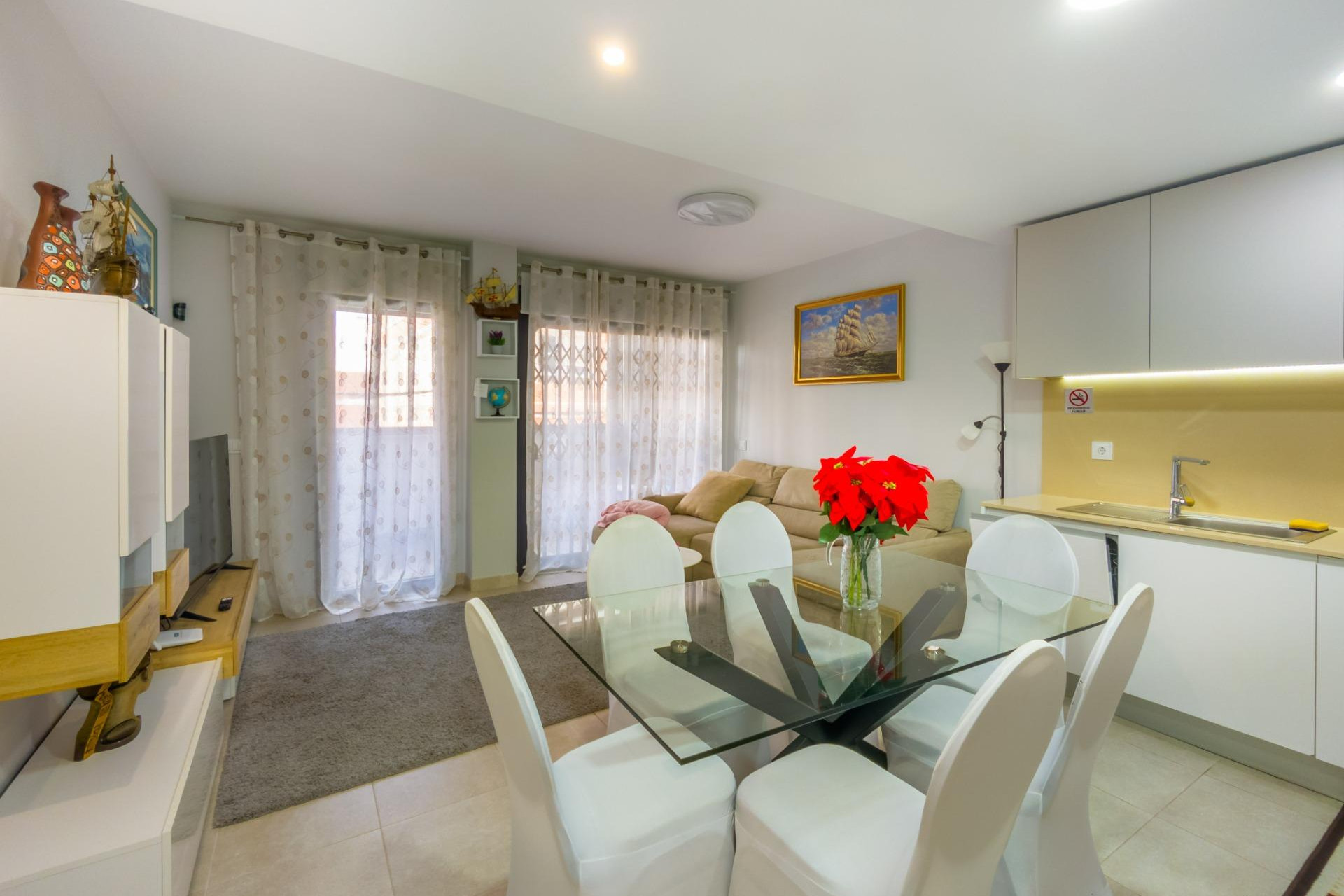 Resale - Apartment / Flat - Torrevieja - Estacion de autobuses