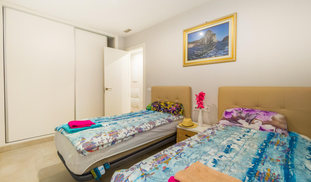 Resale - Apartment / Flat - Torrevieja - Estacion de autobuses