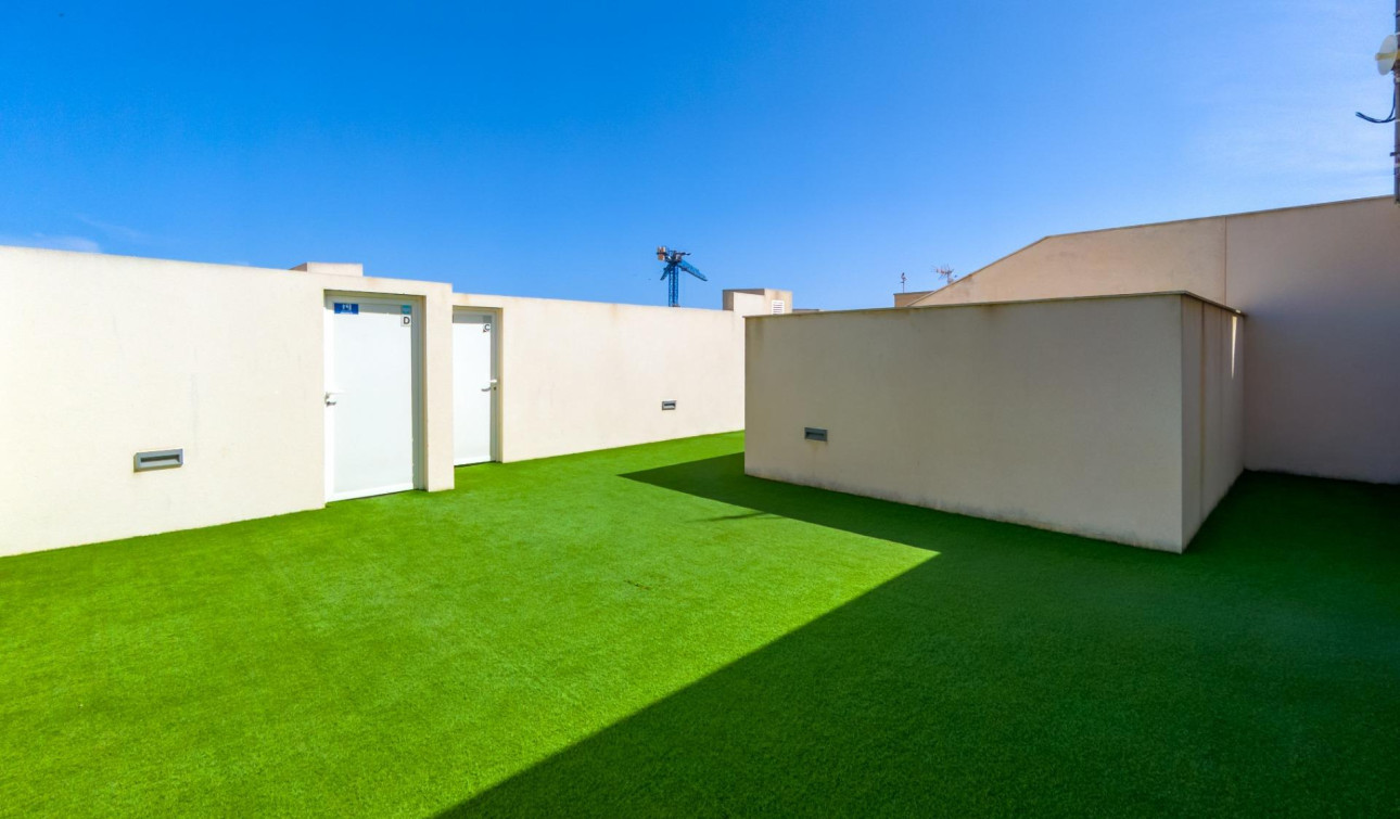 Resale - Apartment / Flat - Torrevieja - Estacion de autobuses