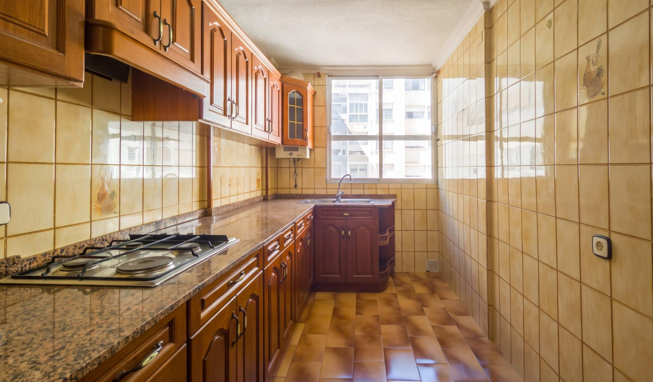 Resale - Apartment / Flat - Torrevieja - La Mata pueblo