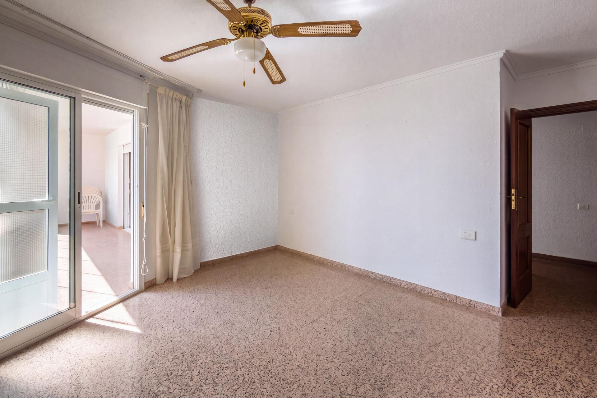 Resale - Apartment / Flat - Torrevieja - La Mata pueblo