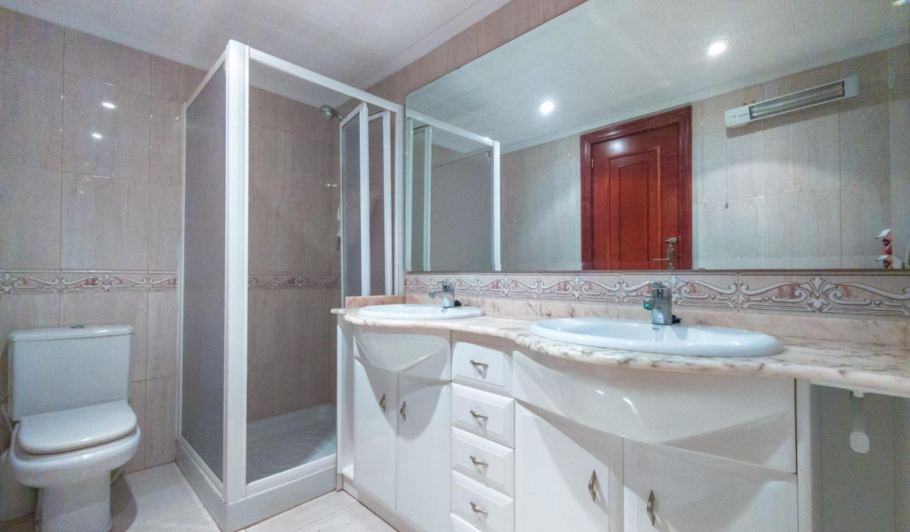 Resale - Apartment / Flat - Torrevieja - La Mata pueblo