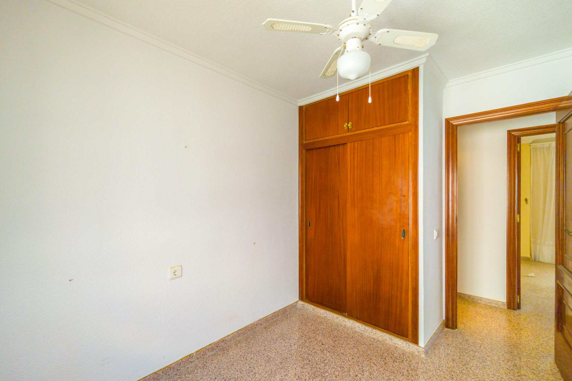 Resale - Apartment / Flat - Torrevieja - La Mata pueblo