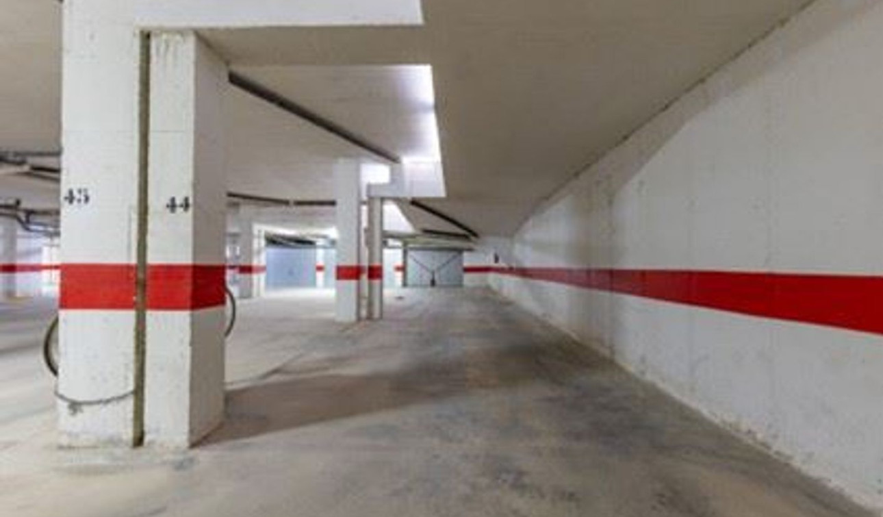 Resale - Apartment / Flat - Torrevieja - La Mata