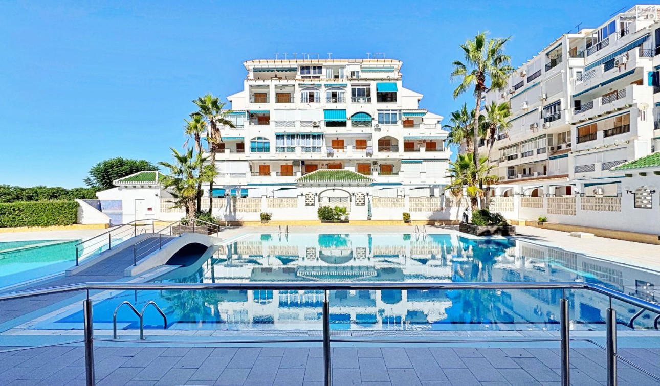 Resale - Apartment / Flat - Torrevieja - La Mata