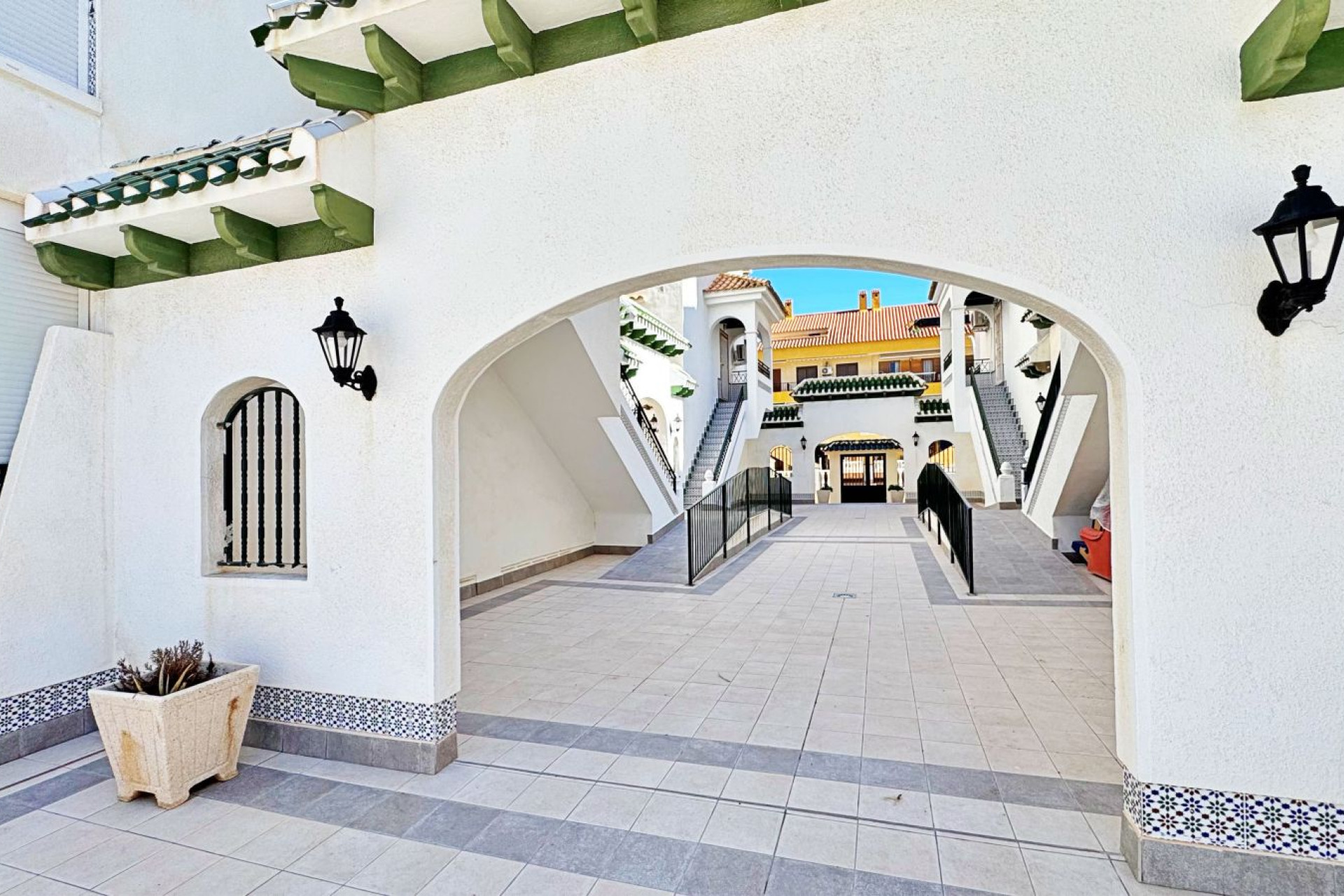 Resale - Apartment / Flat - Torrevieja - La Mata