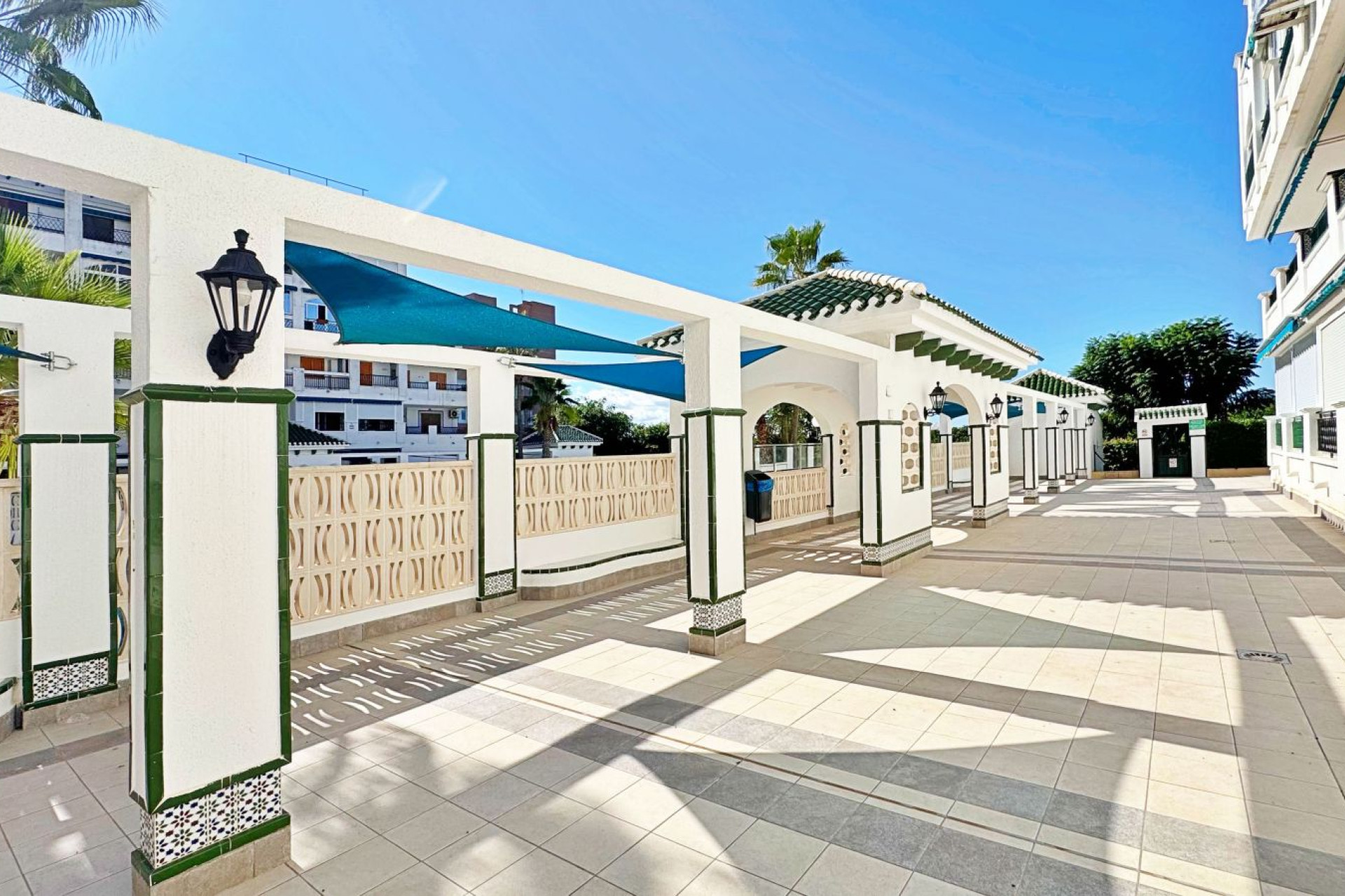 Resale - Apartment / Flat - Torrevieja - La Mata