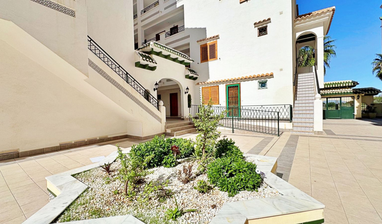 Resale - Apartment / Flat - Torrevieja - La Mata
